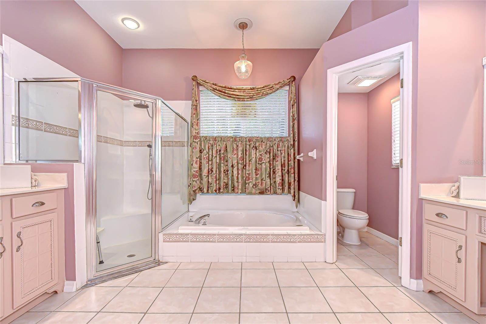 Image 16 of 33 For 22704 Cliffside Way