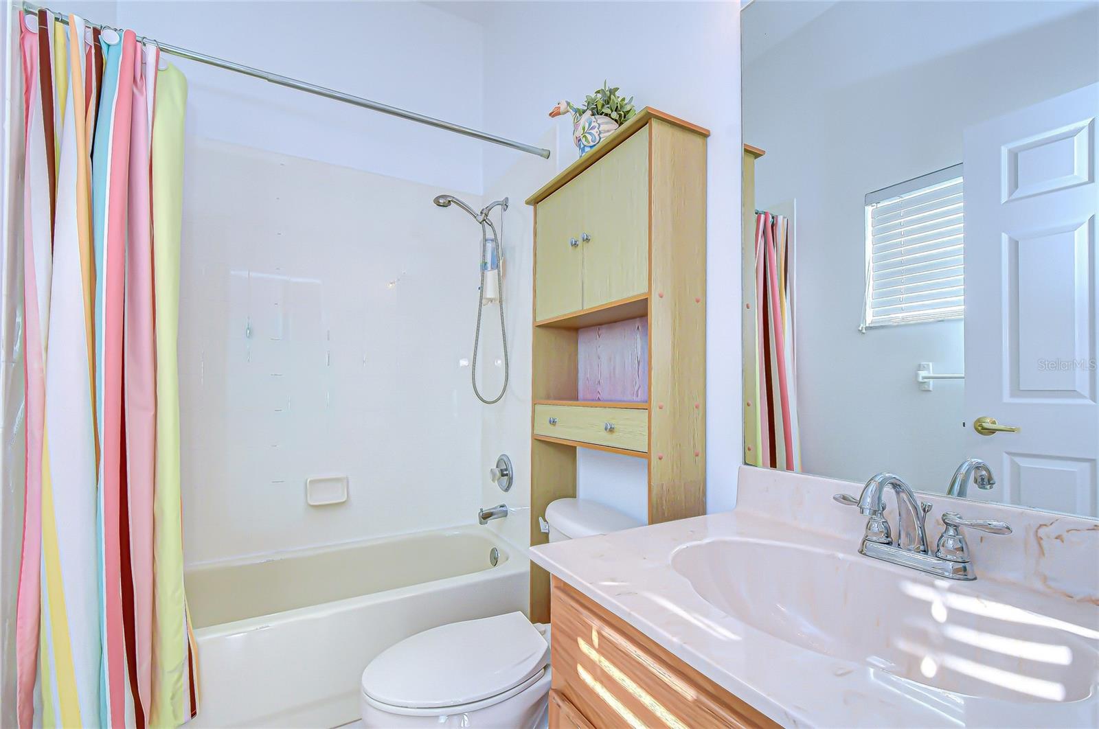 Image 20 of 33 For 22704 Cliffside Way