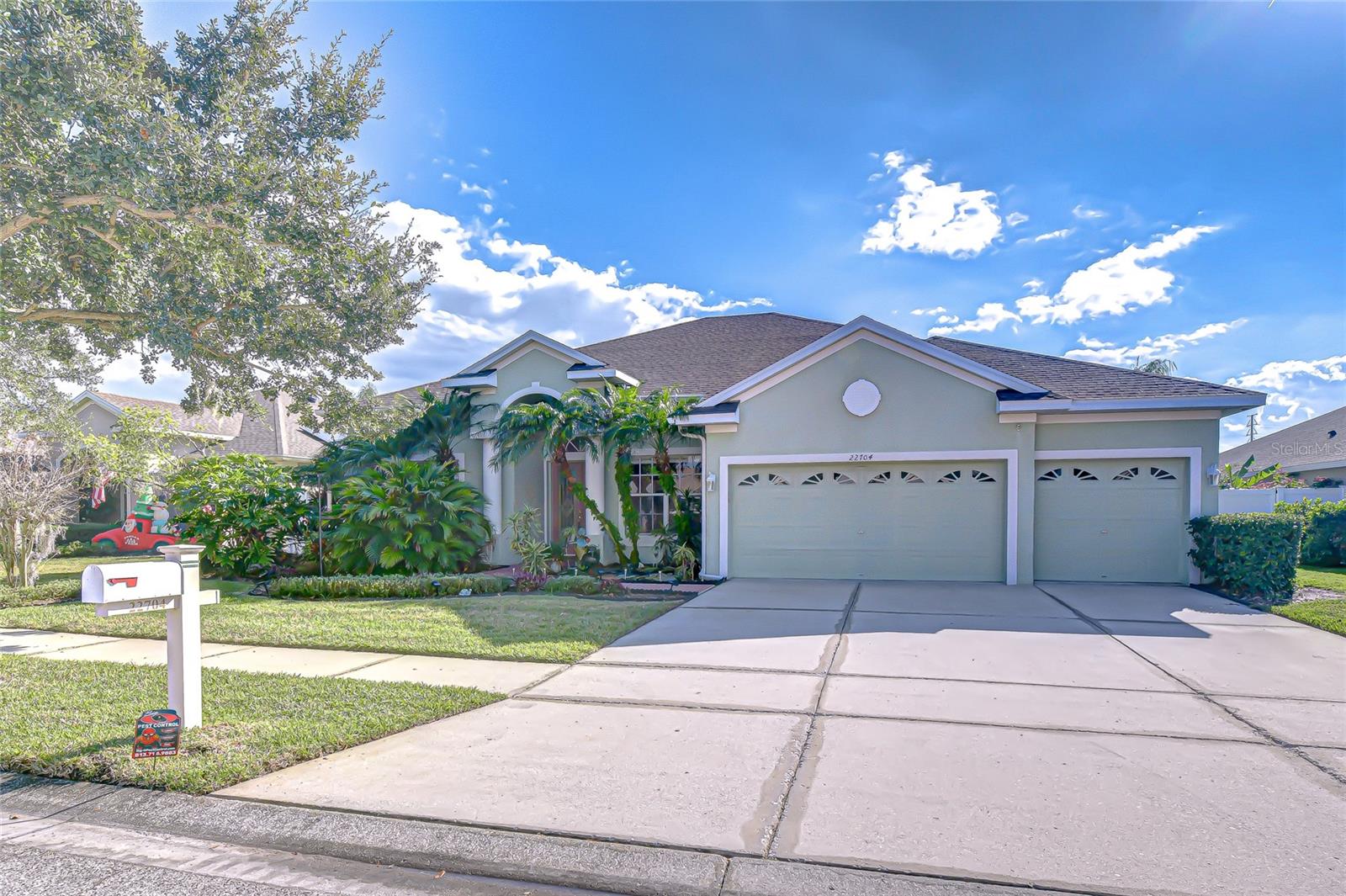 Image 30 of 33 For 22704 Cliffside Way