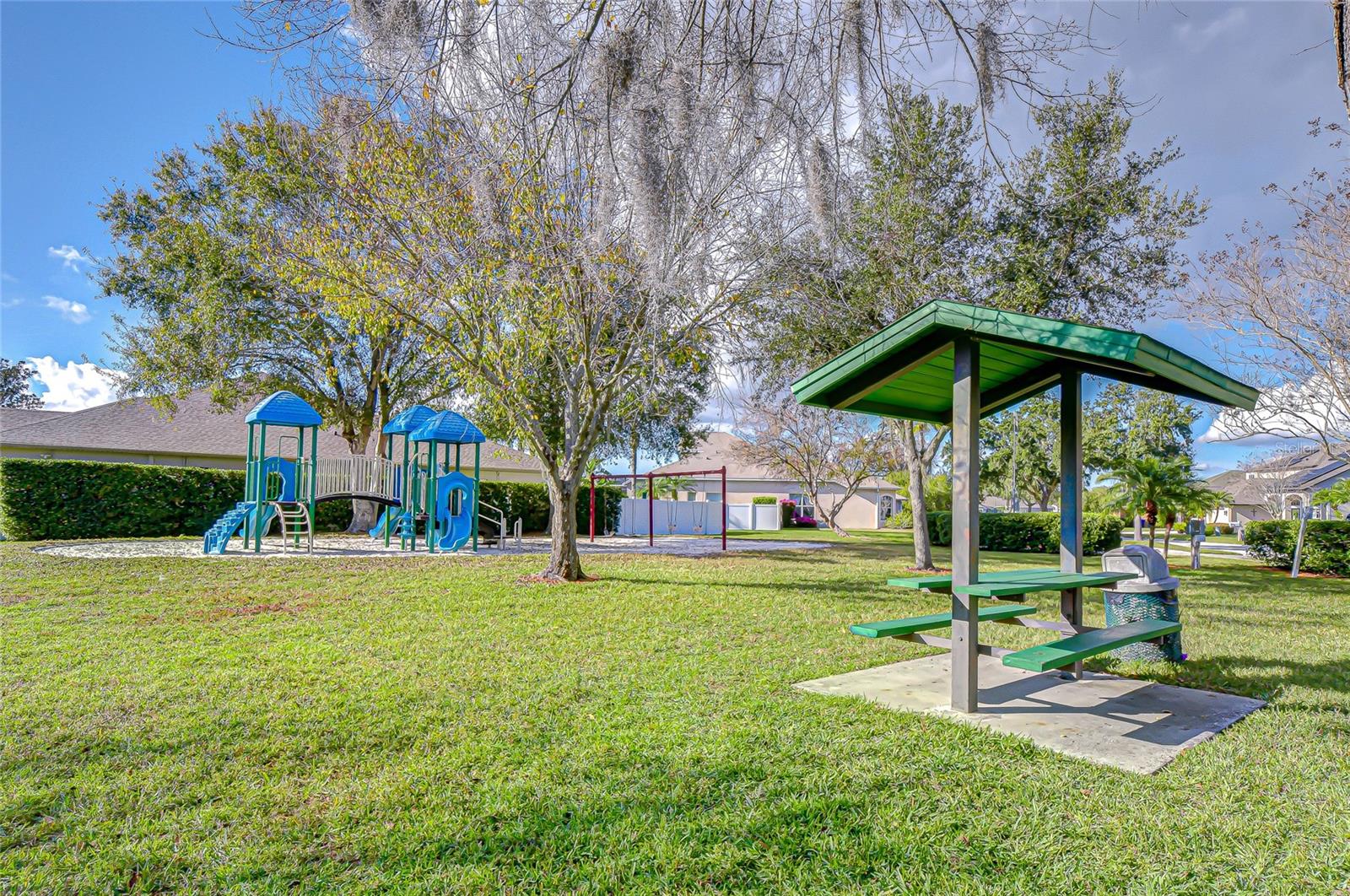 Image 32 of 33 For 22704 Cliffside Way