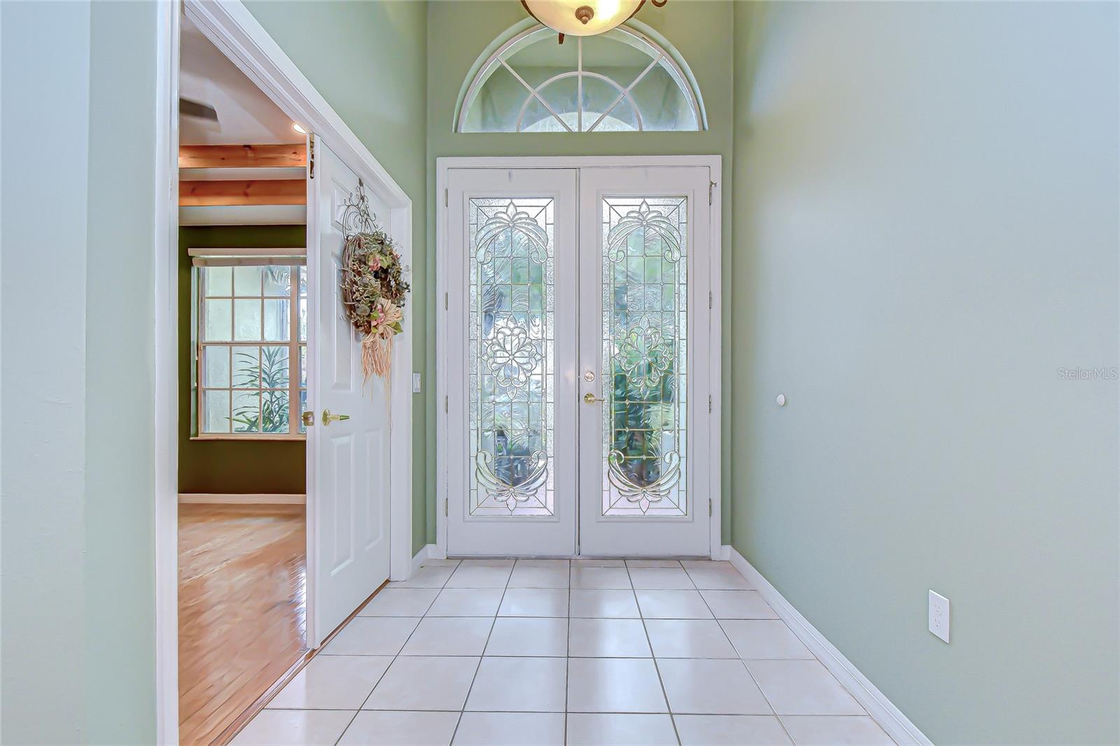 Image 7 of 33 For 22704 Cliffside Way