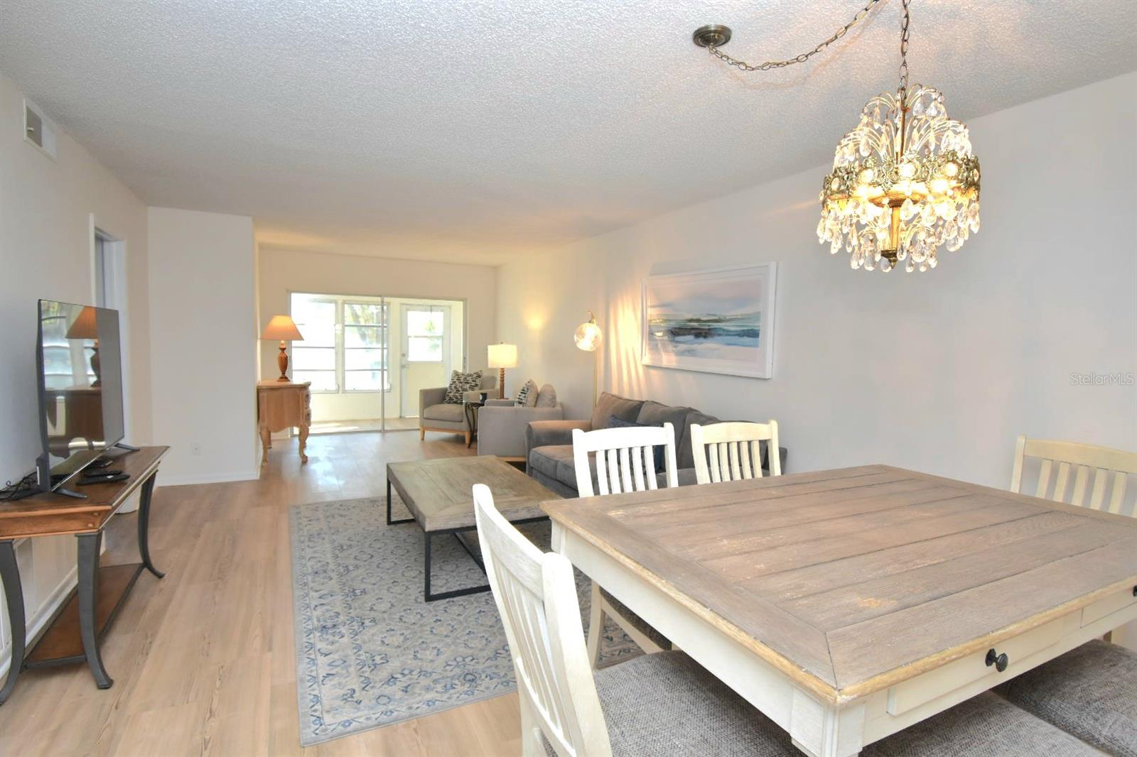 Image 11 of 32 For 970 Virginia Street 109