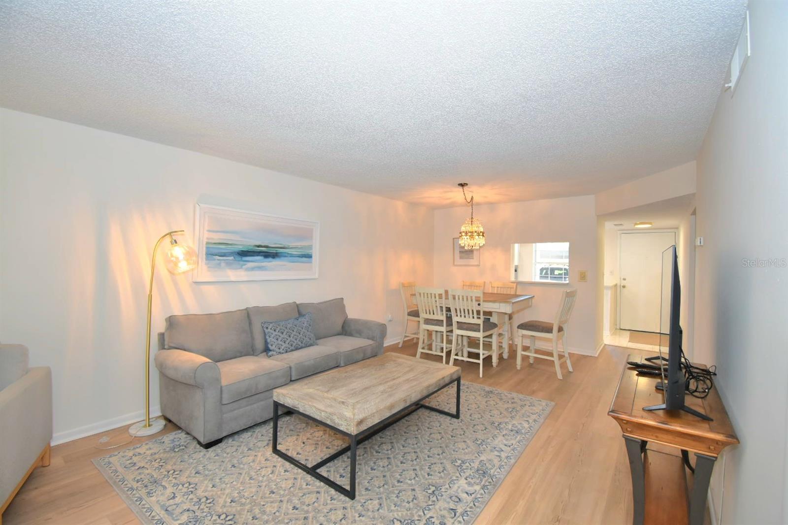 Image 17 of 32 For 970 Virginia Street 109