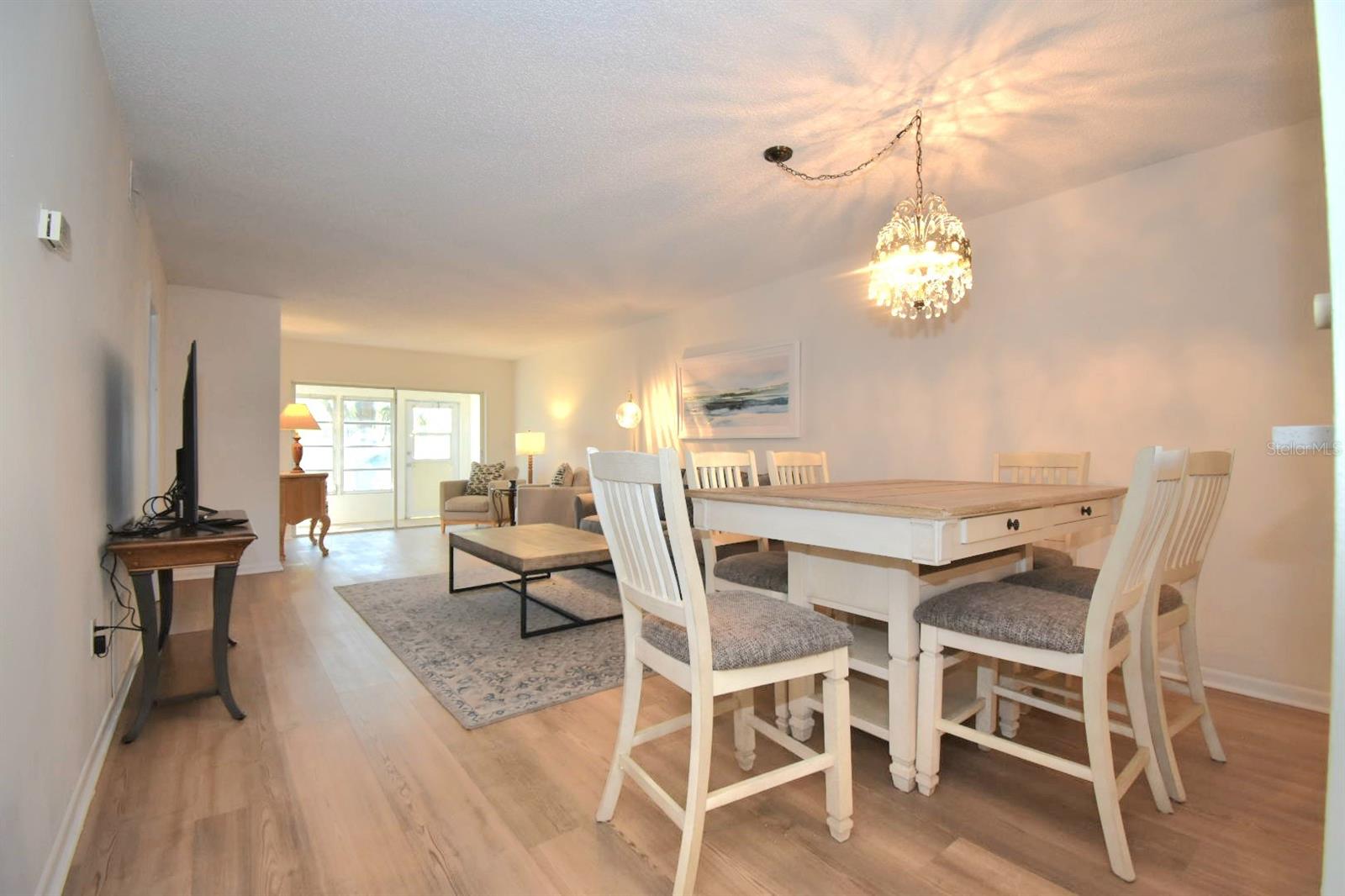 Image 21 of 32 For 970 Virginia Street 109