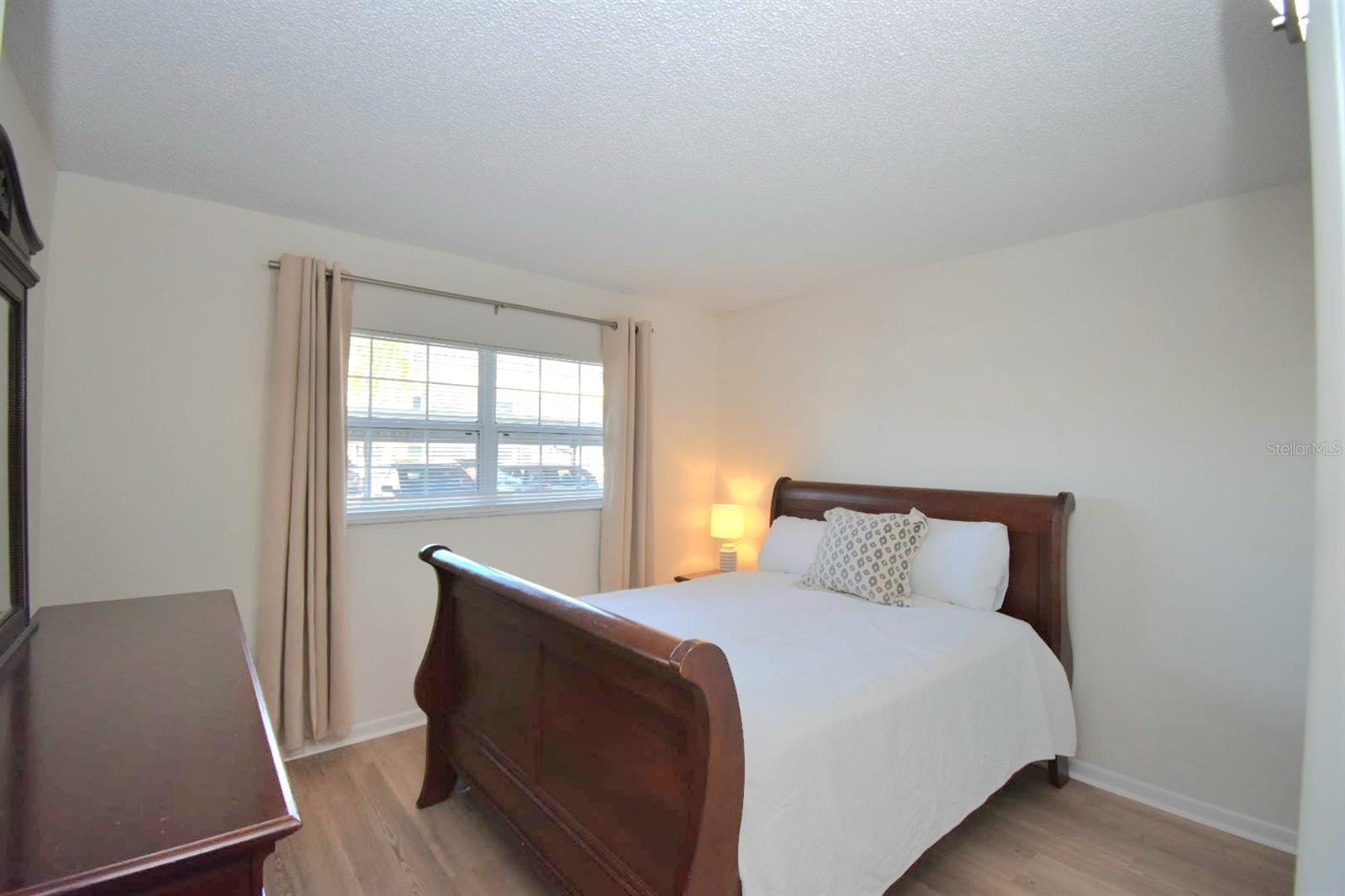 Image 27 of 32 For 970 Virginia Street 109