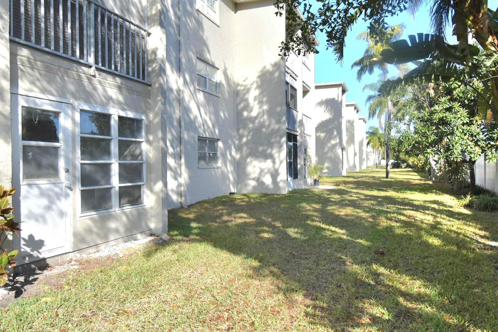 Image 28 of 32 For 970 Virginia Street 109