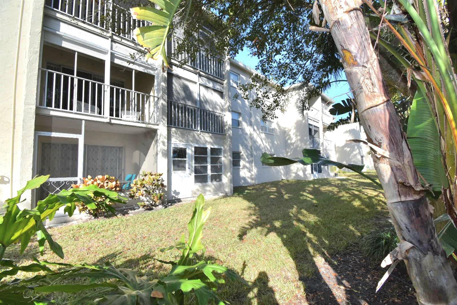 Image 29 of 32 For 970 Virginia Street 109