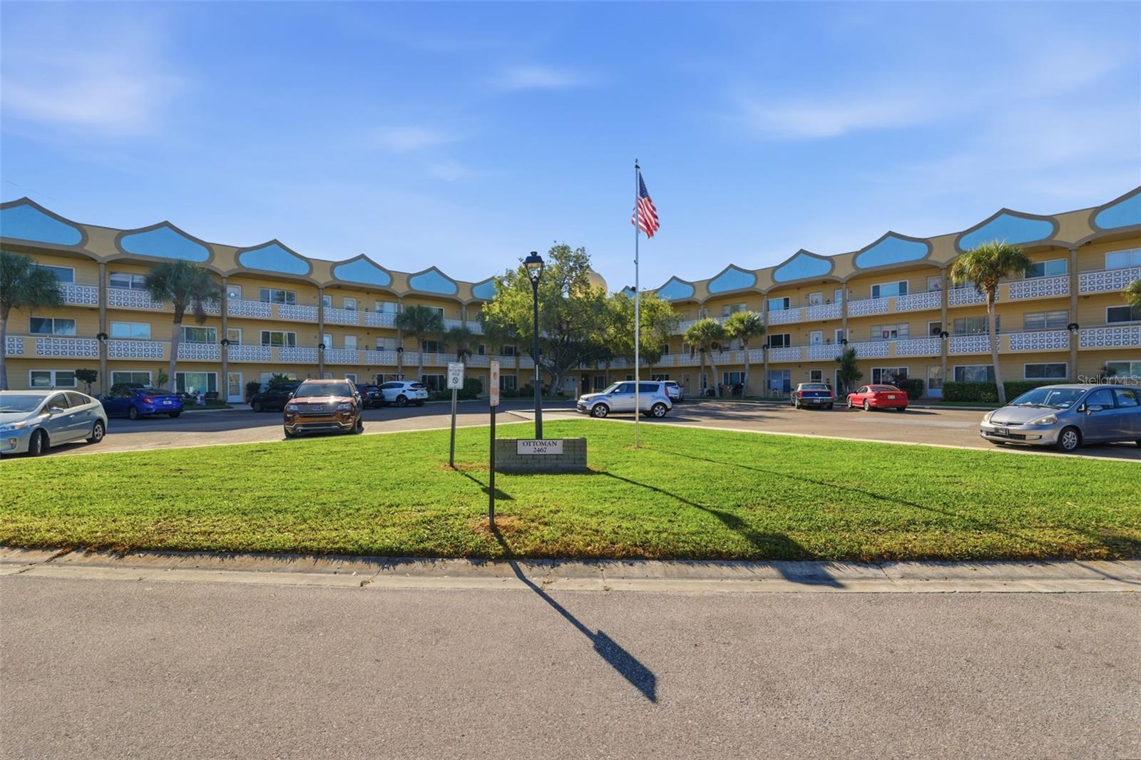 Listing photo id 9 for 2467 Finlandia Lane 75