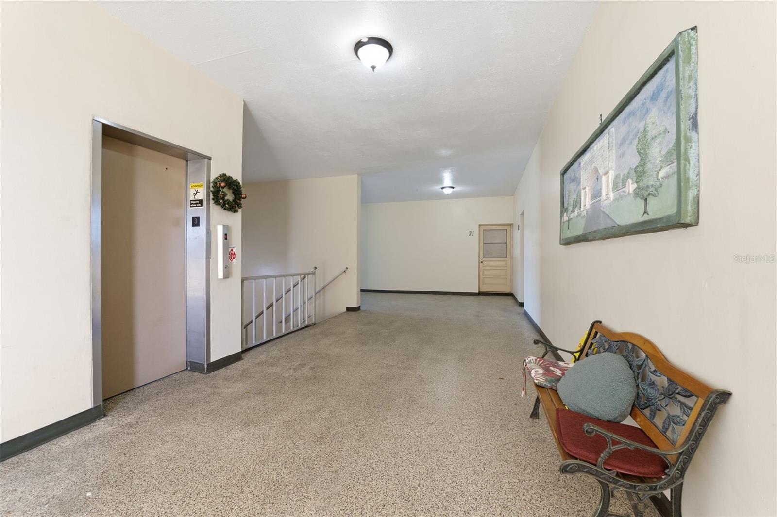 Listing photo id 12 for 2467 Finlandia Lane 75