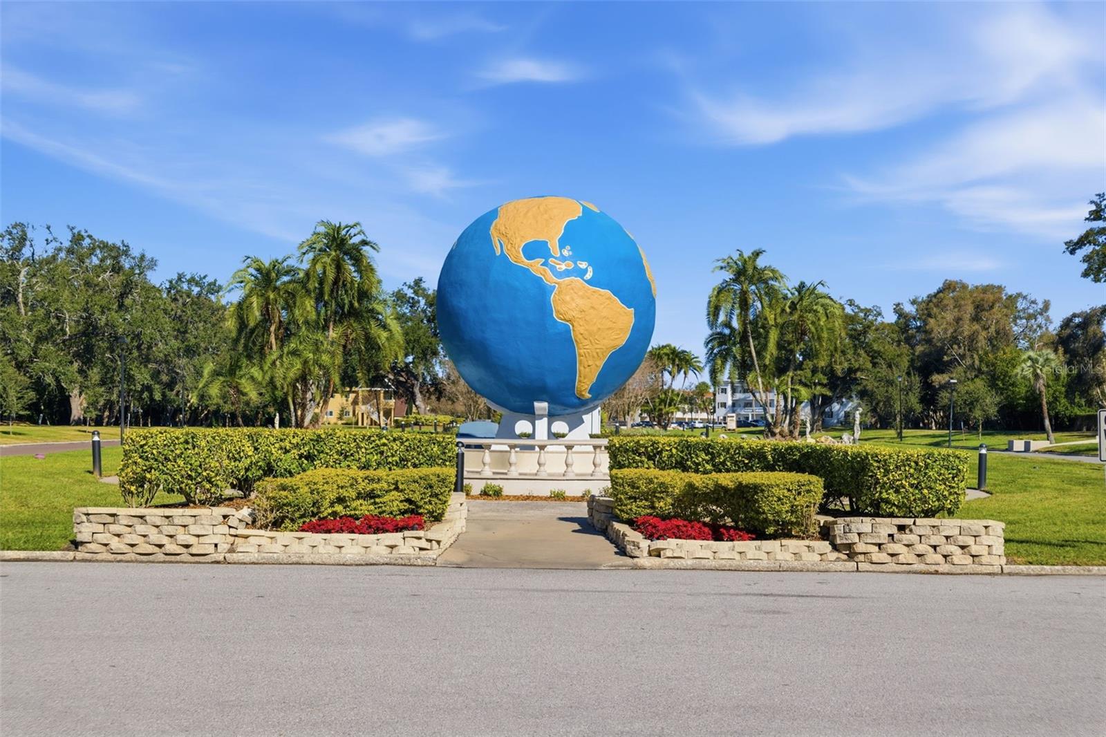 Listing photo id 14 for 2467 Finlandia Lane 75