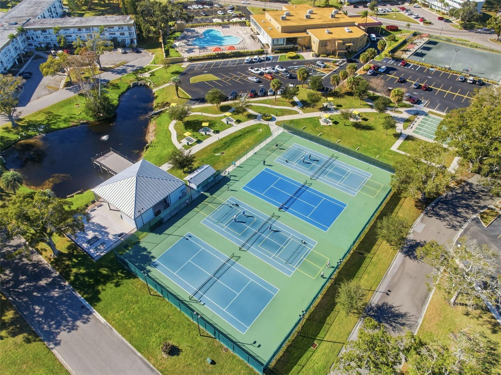 Listing photo id 20 for 2467 Finlandia Lane 75