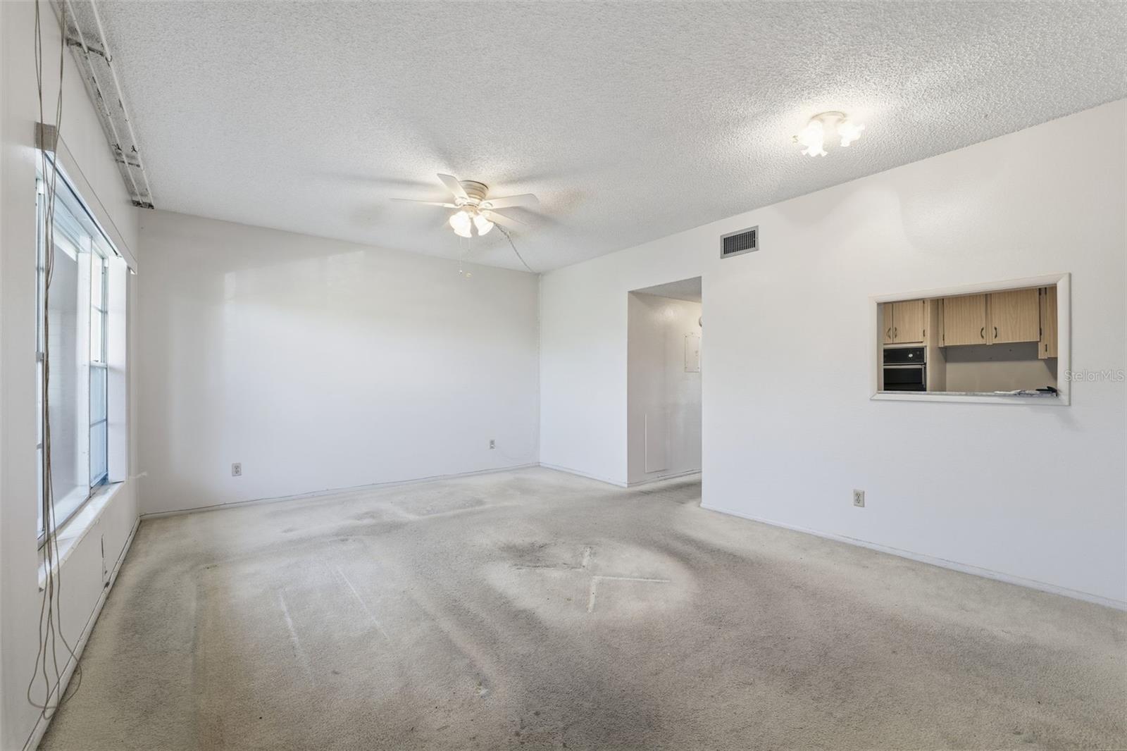 Listing photo id 3 for 2467 Finlandia Lane 75