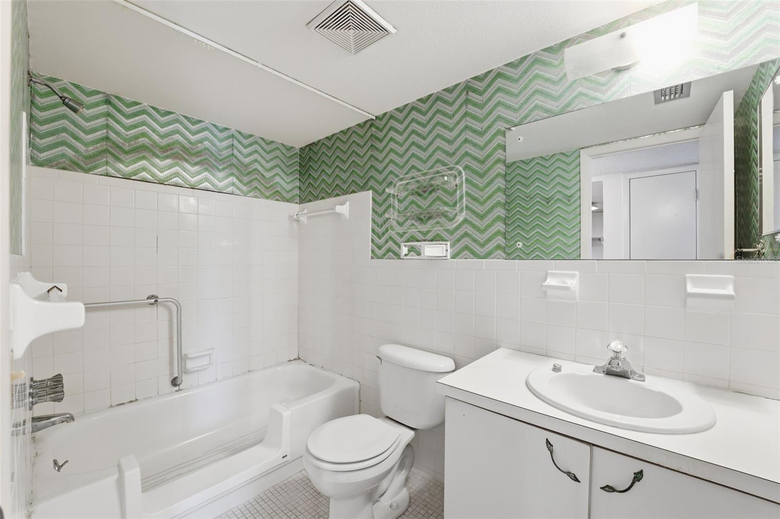 Listing photo id 7 for 2467 Finlandia Lane 75