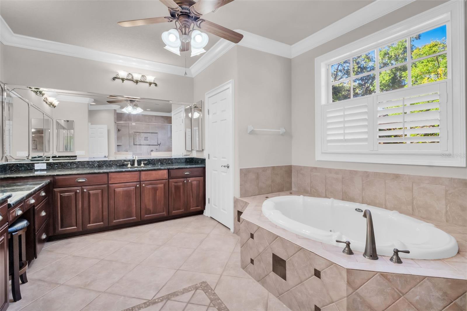 Listing photo id 36 for 6810 Shamrock Road