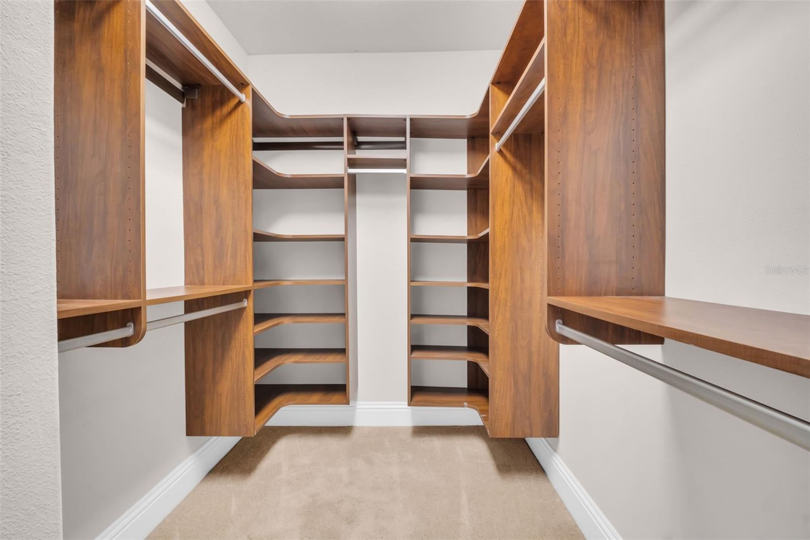 Listing photo id 42 for 6810 Shamrock Road