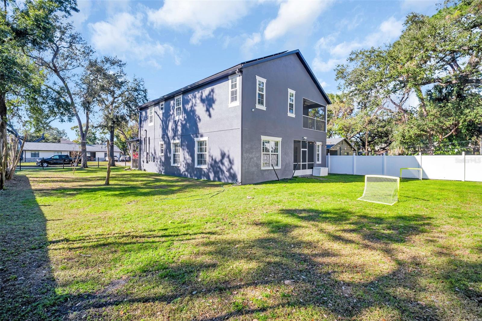 Listing photo id 5 for 6810 Shamrock Road