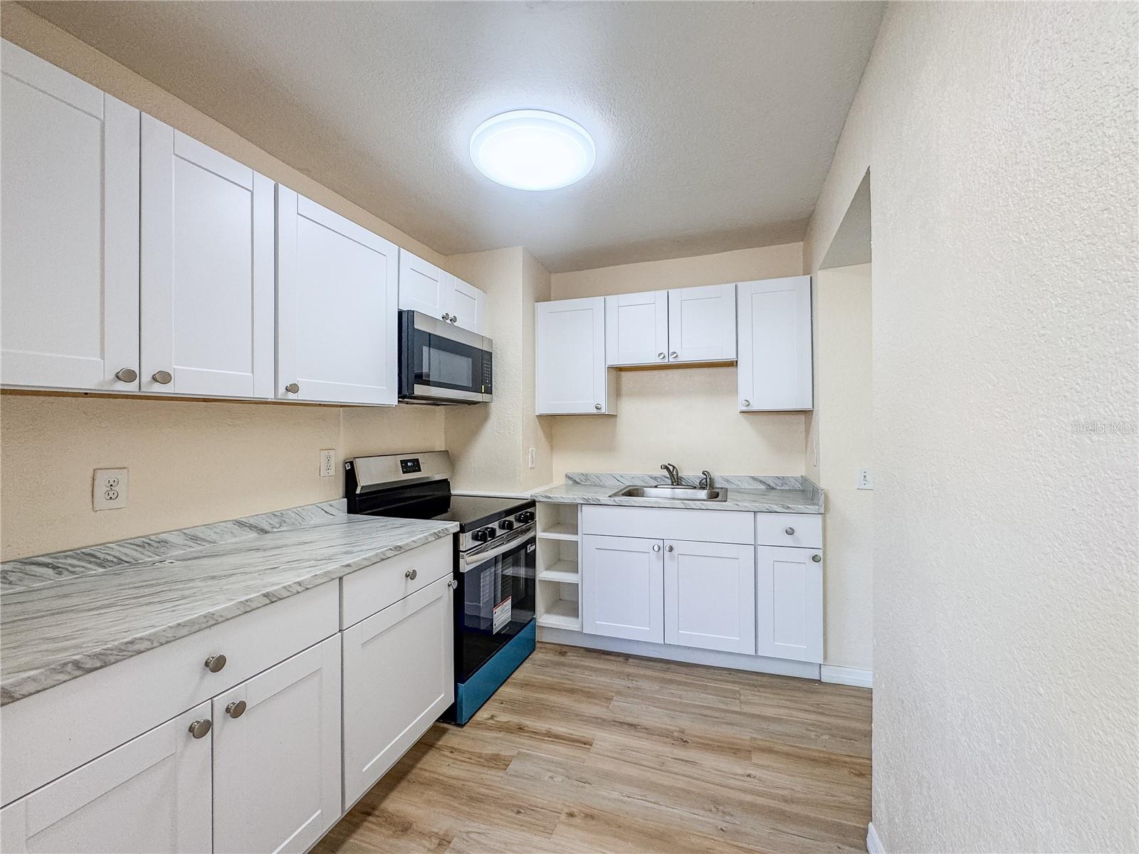 Image 10 of 24 For 2017 Hemlock Street