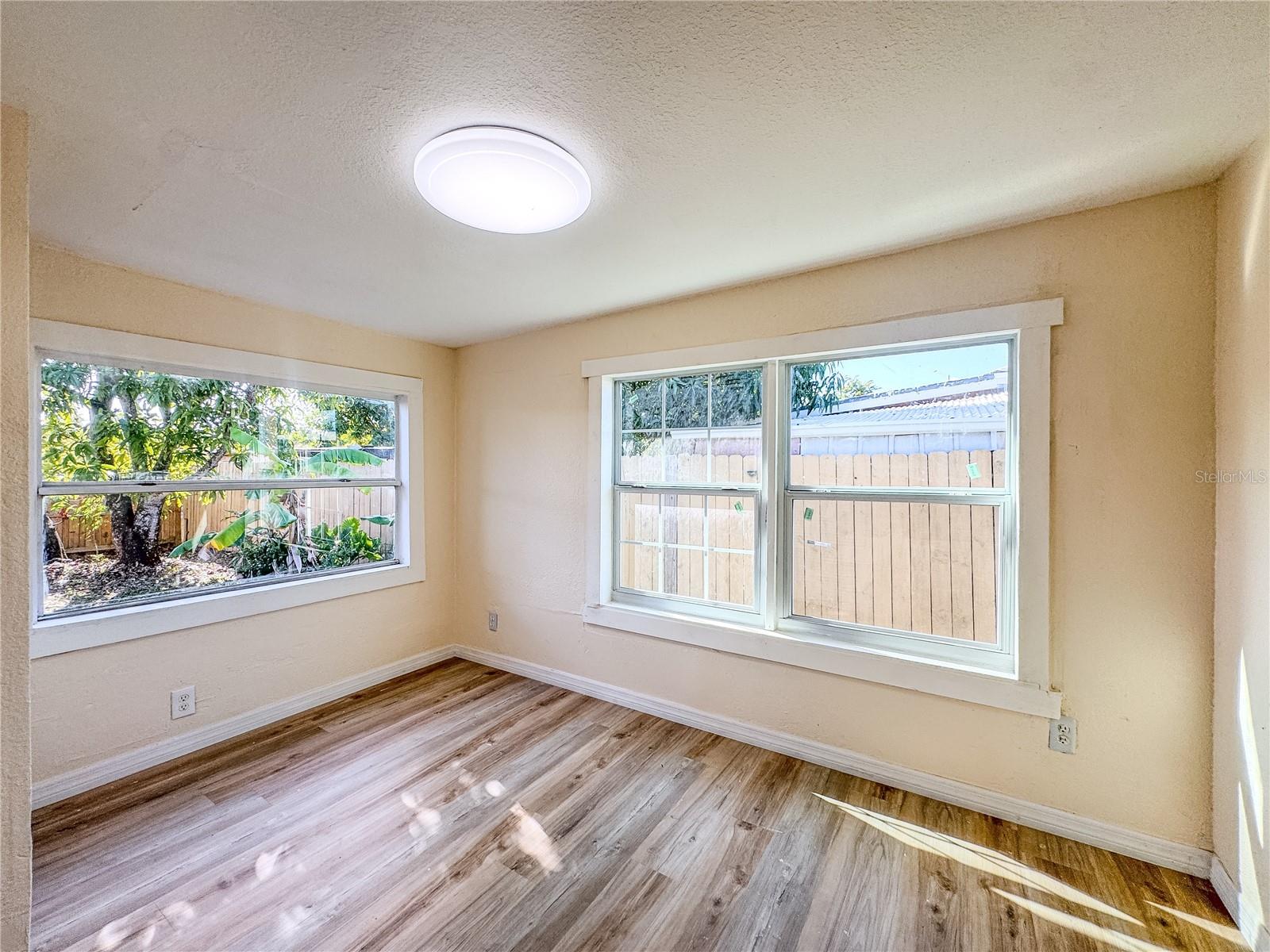 Image 17 of 24 For 2017 Hemlock Street