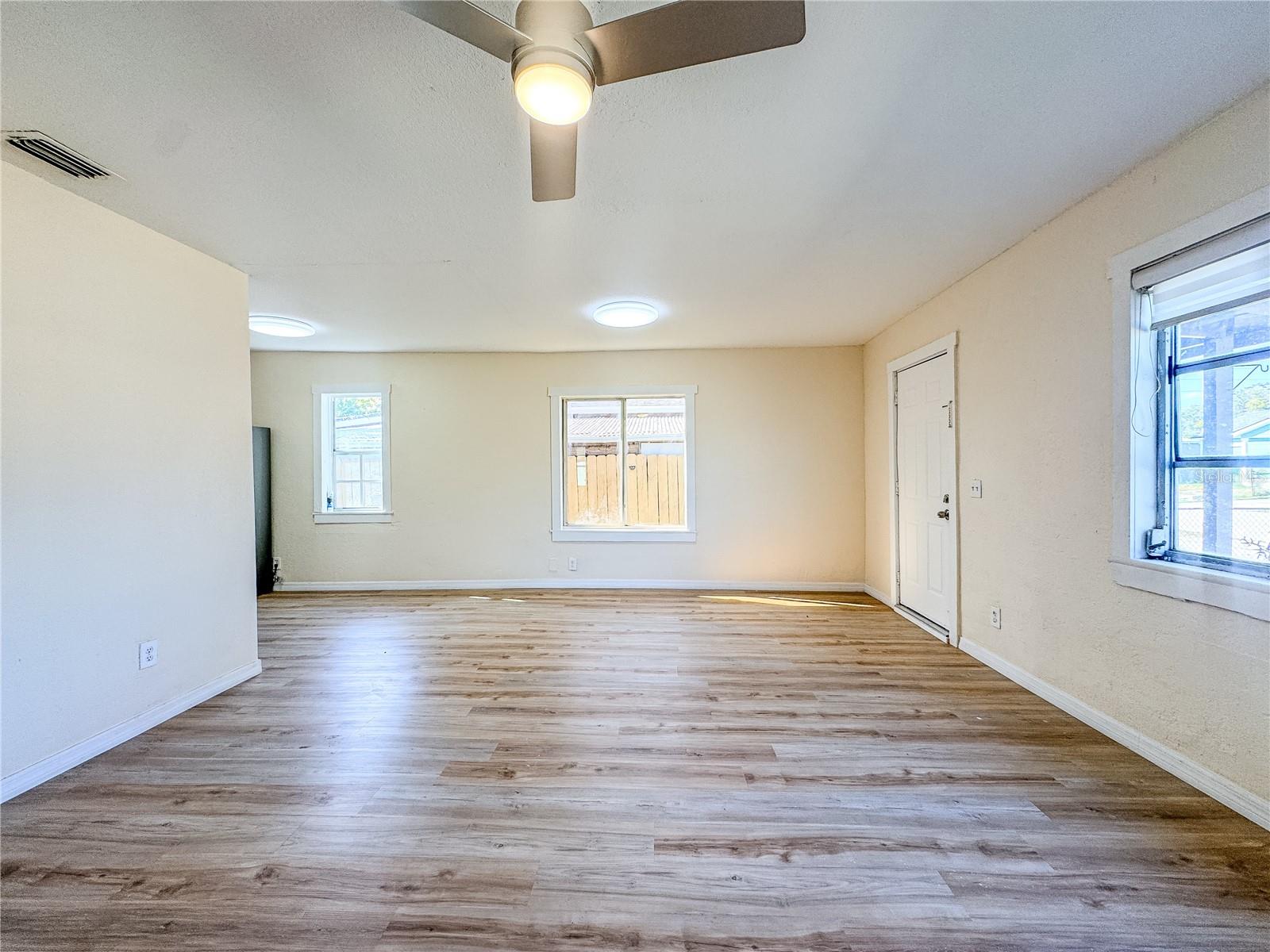 Image 6 of 24 For 2017 Hemlock Street