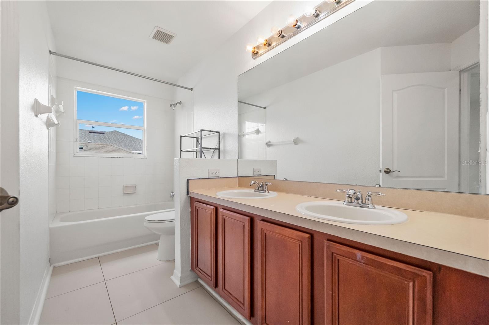 Image 28 of 50 For 9446 Leatherwood Avenue