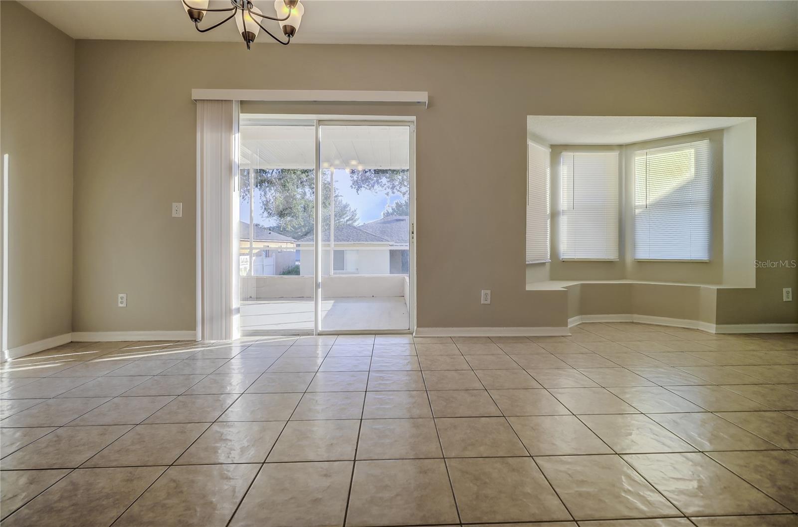 Image 5 of 91 For 3117 Summer Cruise Drive