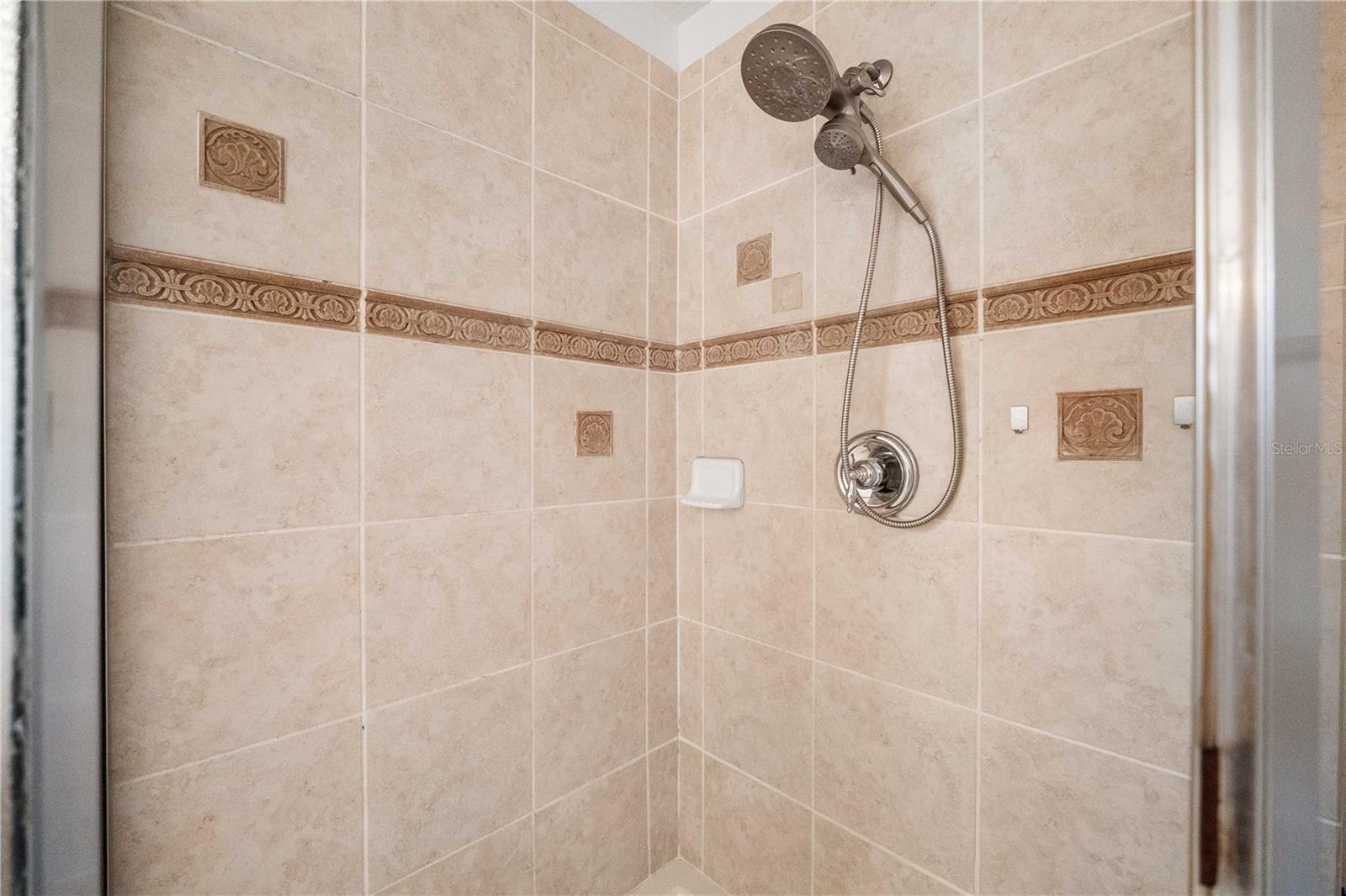 Image 21 of 50 For 9446 Leatherwood Avenue