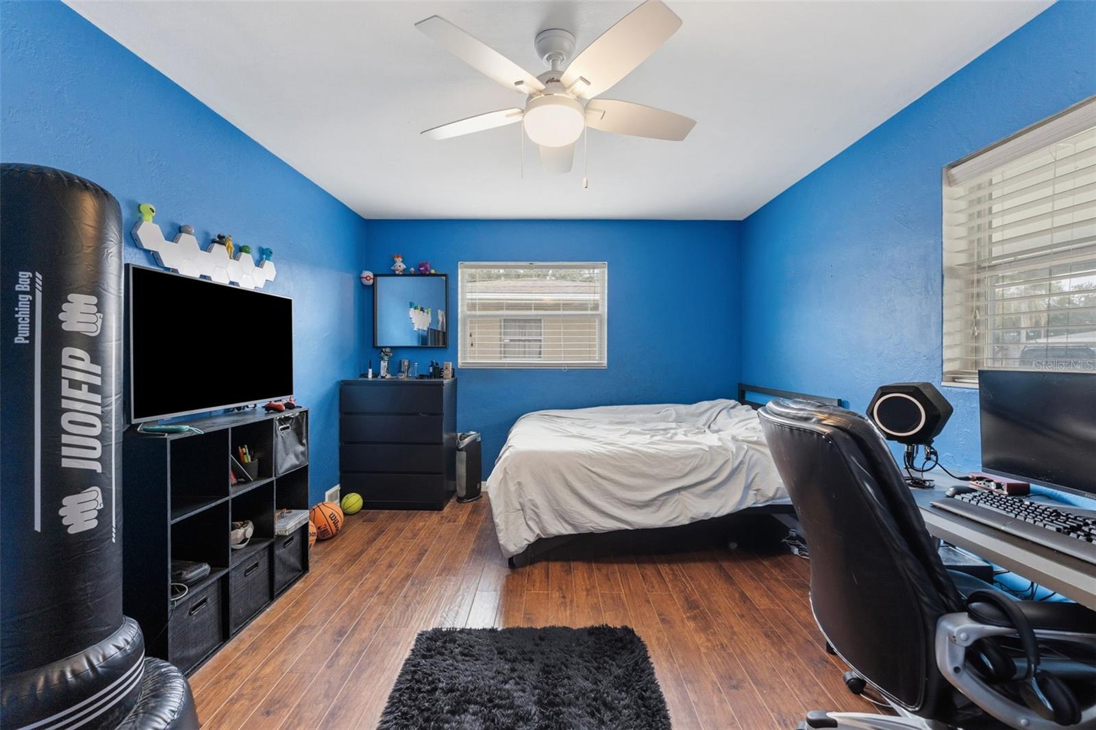 Image 19 of 35 For 5911 36th Avenue N