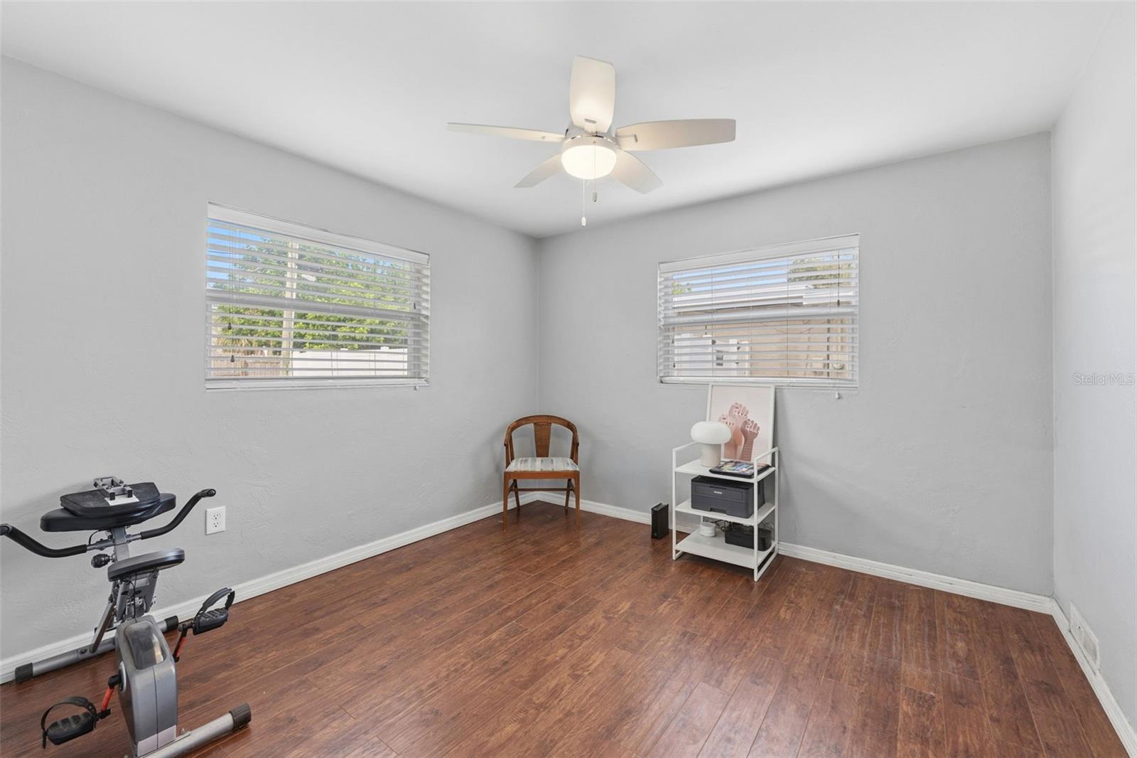 Image 23 of 35 For 5911 36th Avenue N