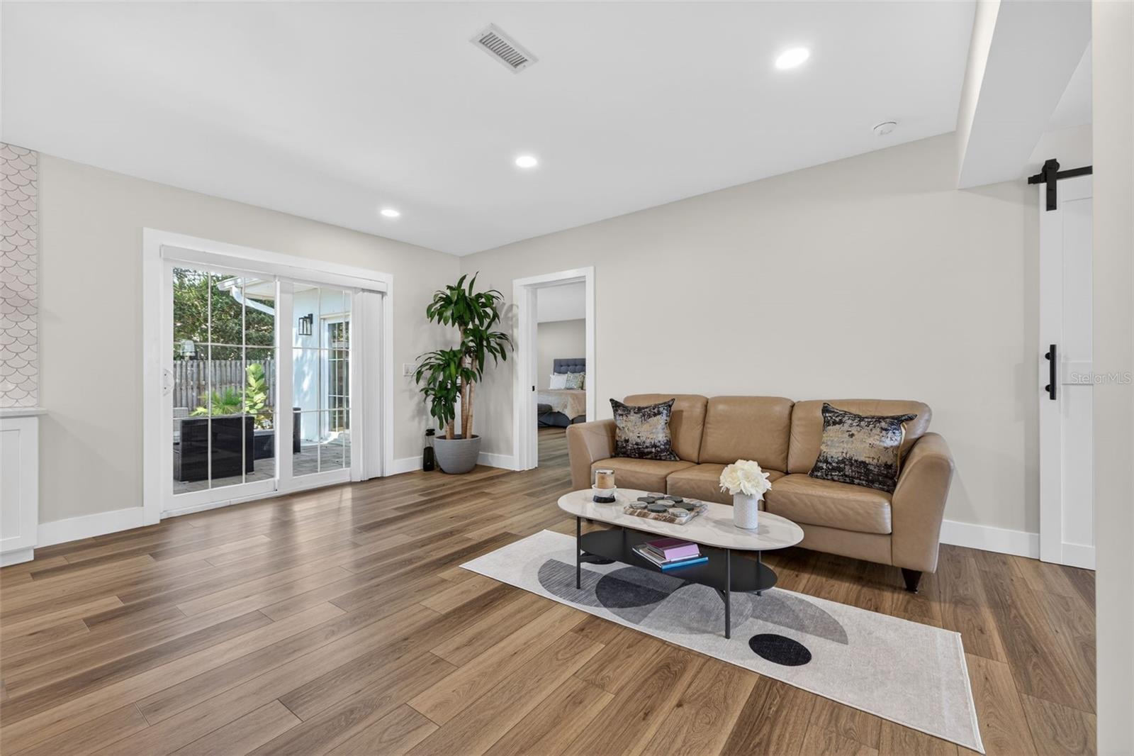 Image 10 of 25 For 1736 Golf View Drive