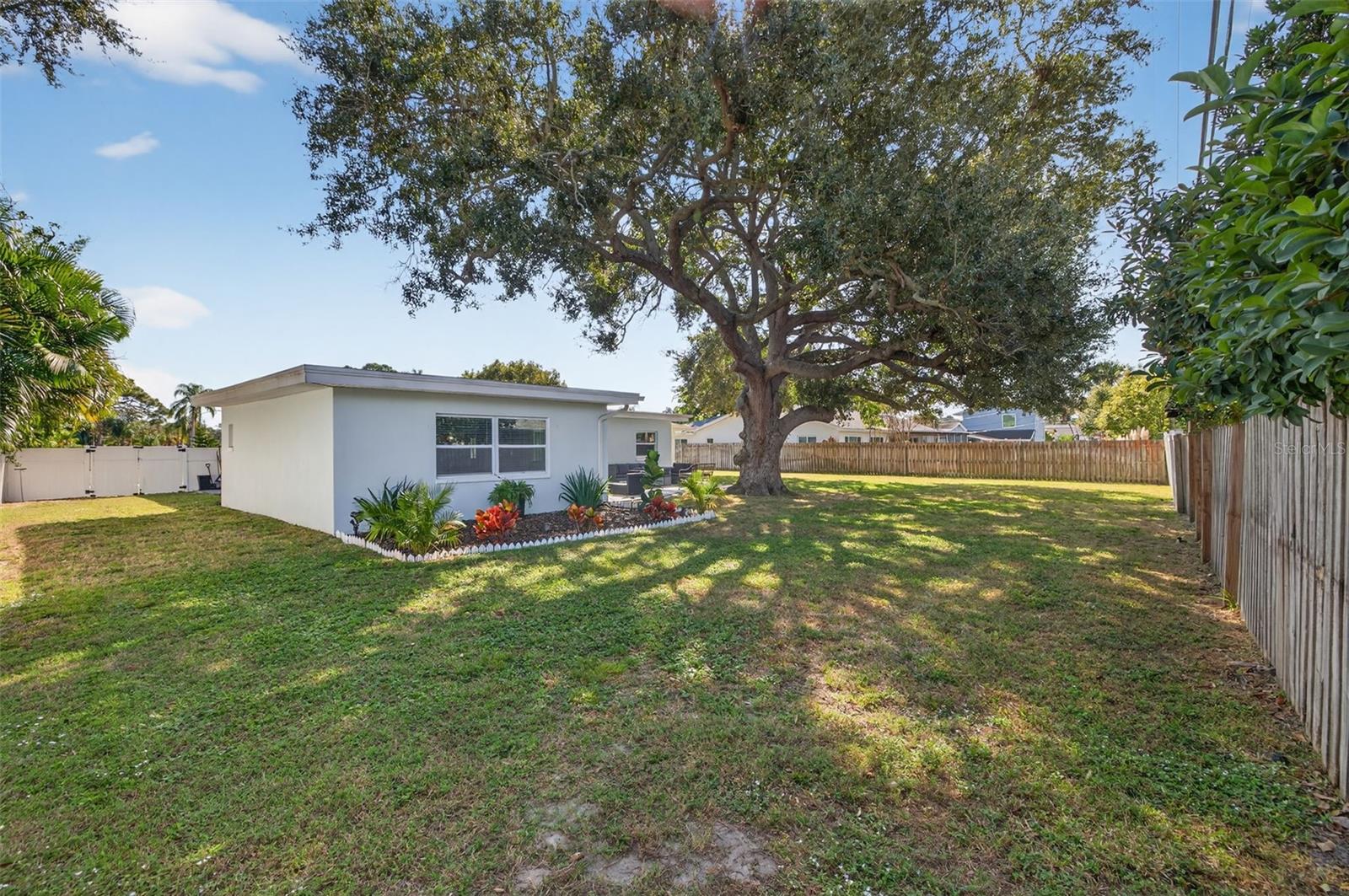 Image 20 of 25 For 1736 Golf View Drive