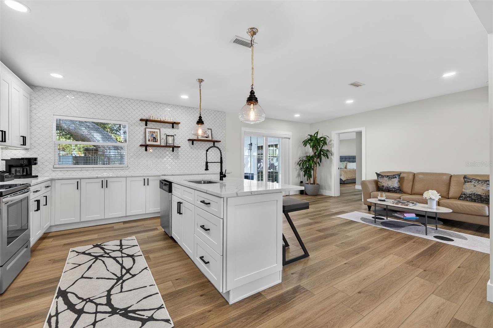 Image 9 of 25 For 1736 Golf View Drive