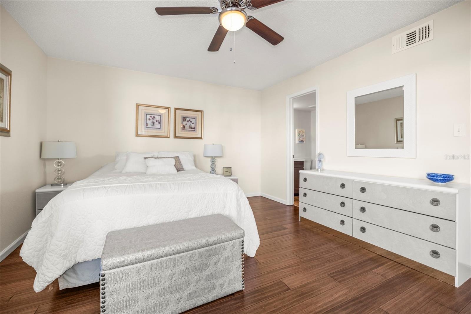 Image 17 of 30 For 6826 Stones Throw Circle N 11203