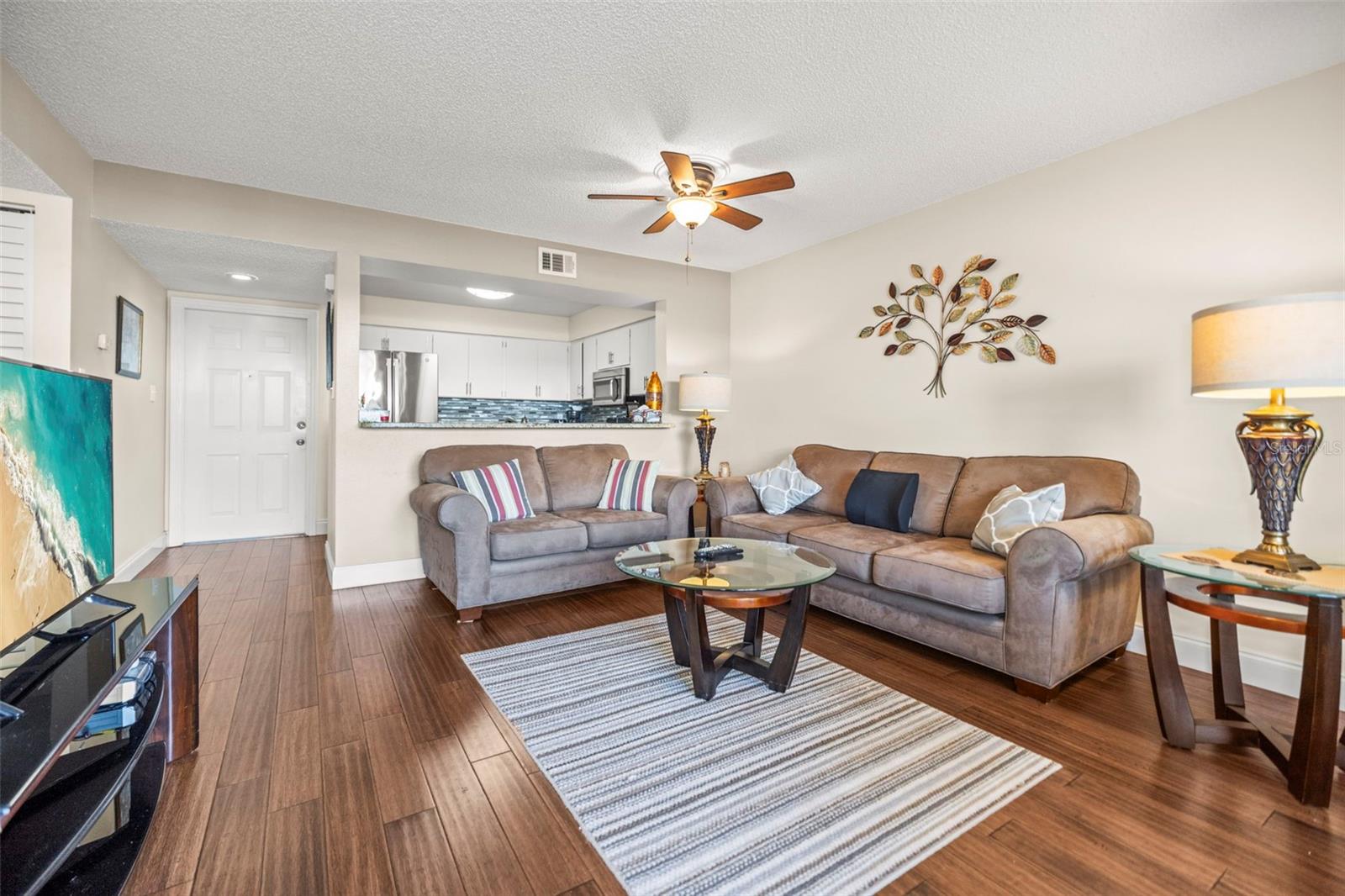 Image 4 of 30 For 6826 Stones Throw Circle N 11203