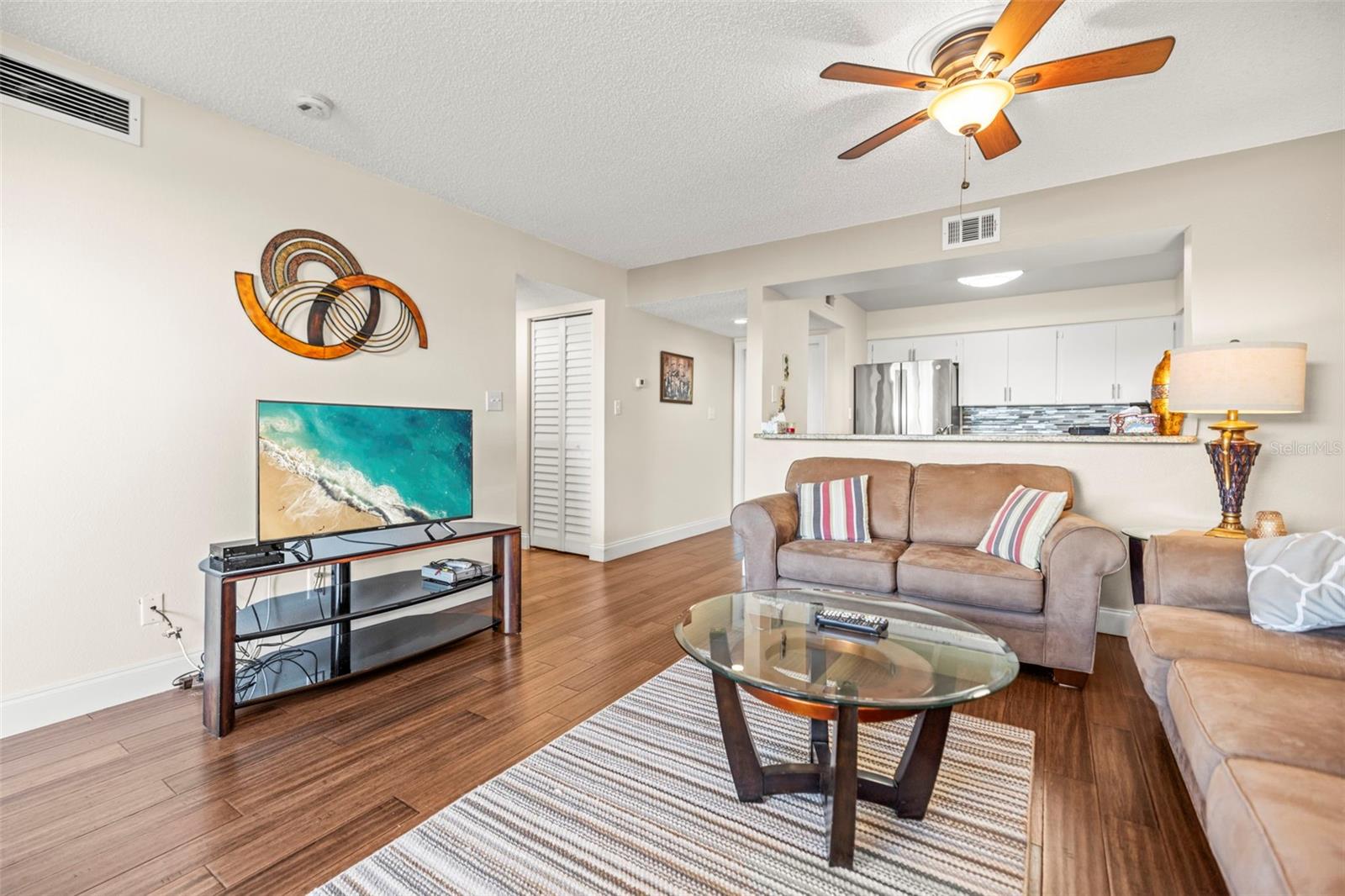 Image 5 of 30 For 6826 Stones Throw Circle N 11203