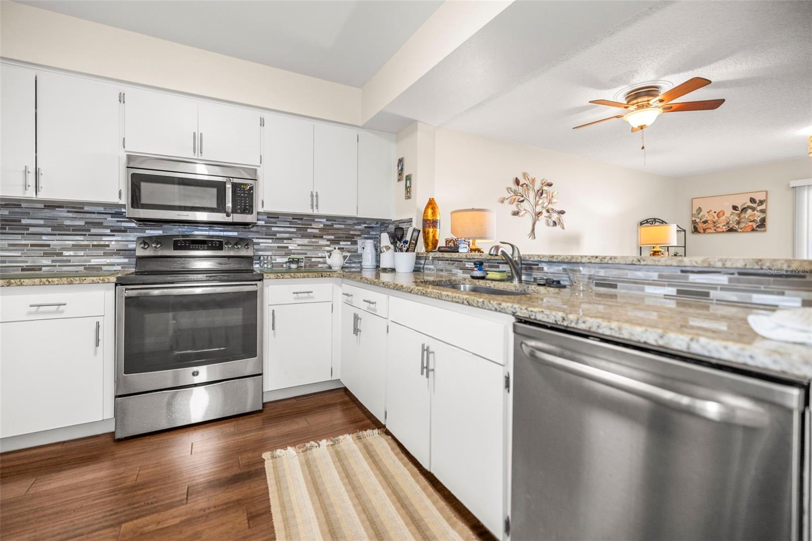 Image 7 of 30 For 6826 Stones Throw Circle N 11203