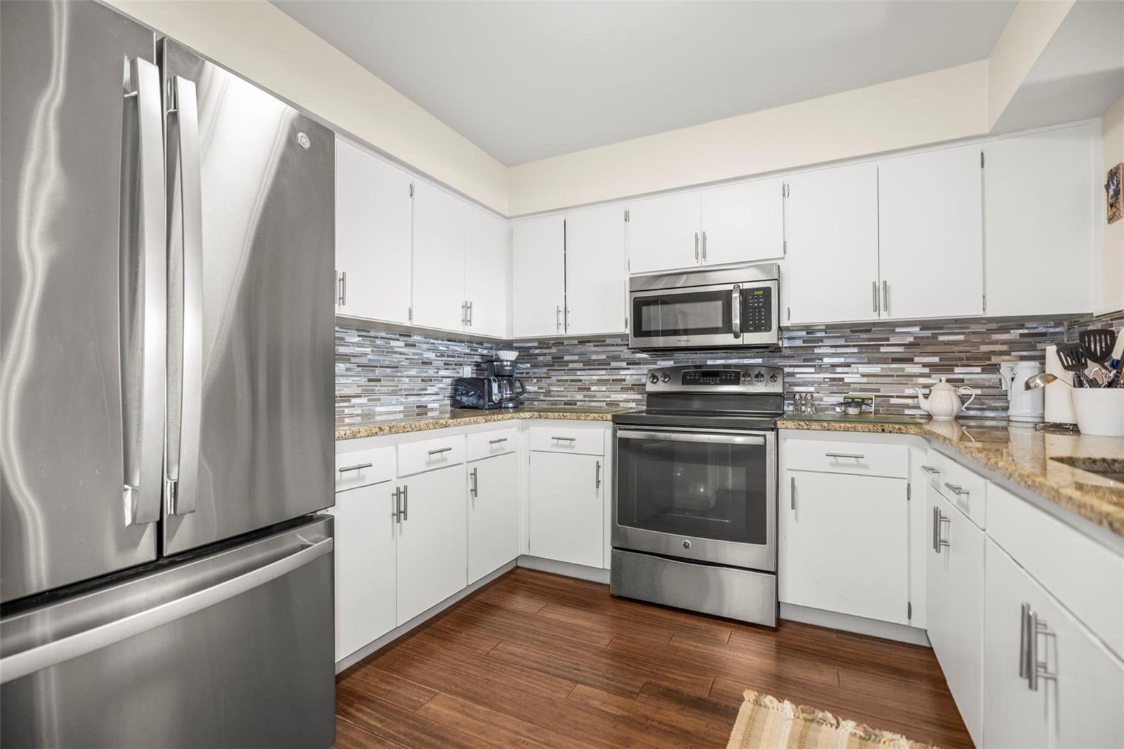 Image 8 of 30 For 6826 Stones Throw Circle N 11203