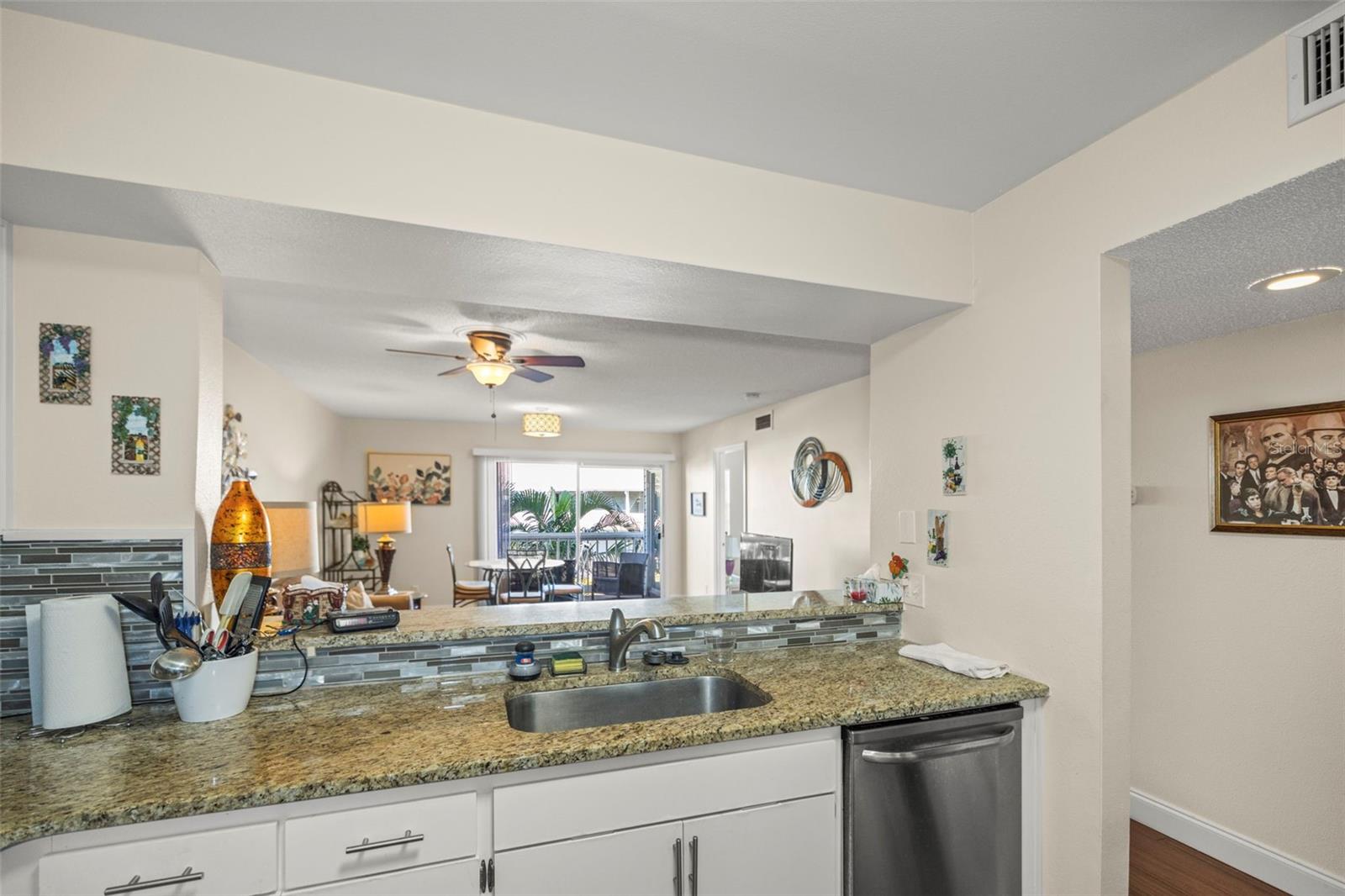 Image 9 of 30 For 6826 Stones Throw Circle N 11203