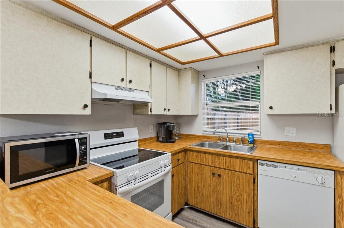 Image 8 of 25 For 5646 59th Way N