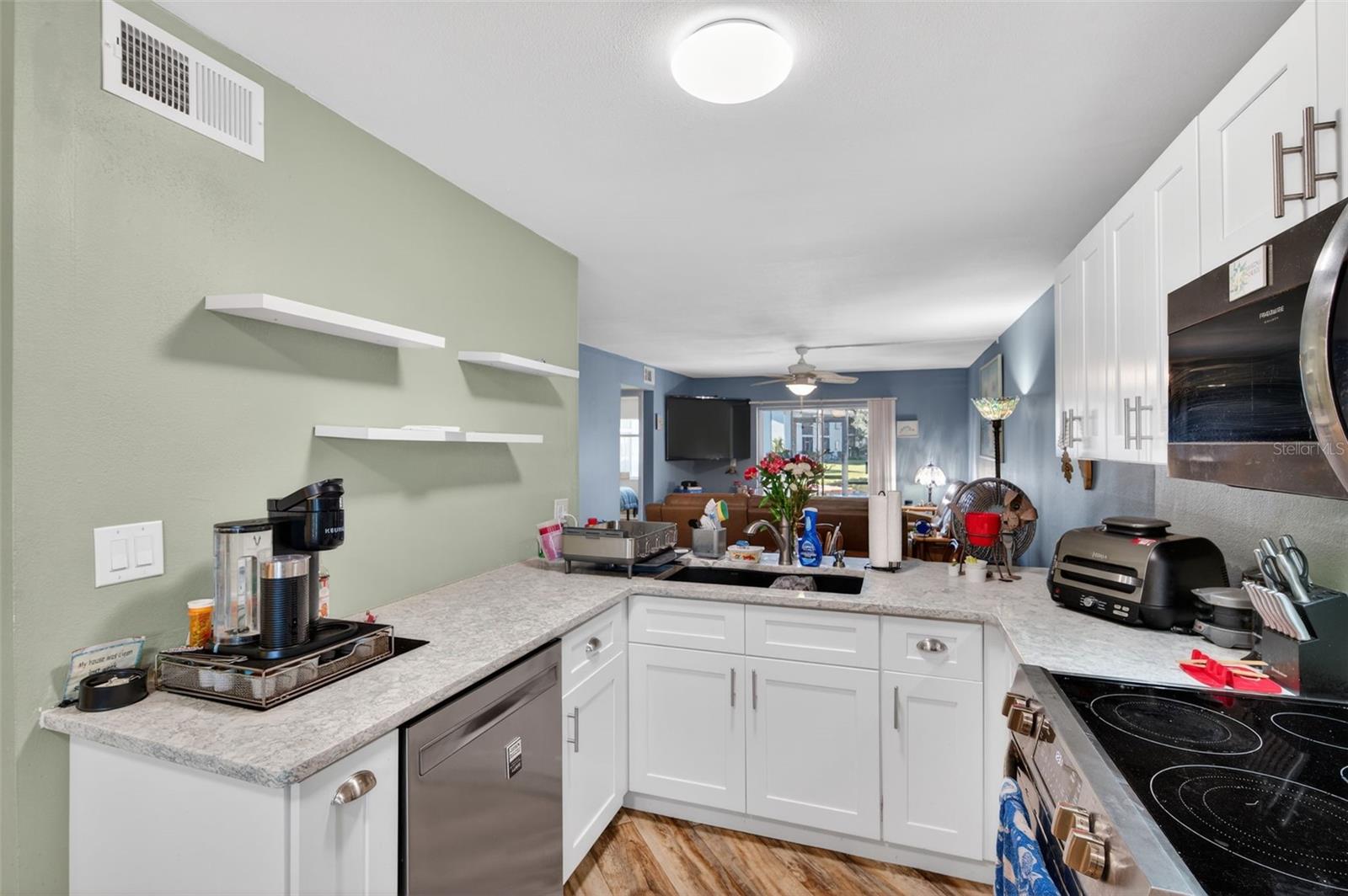 Image 13 of 46 For 11201 122nd Avenue N 143