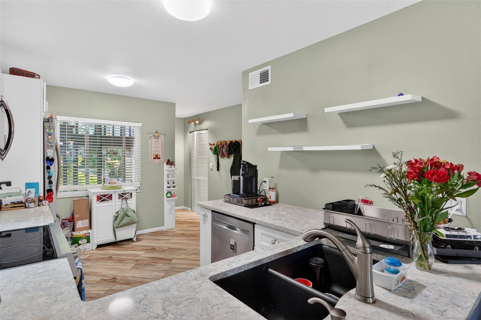 Image 15 of 46 For 11201 122nd Avenue N 143