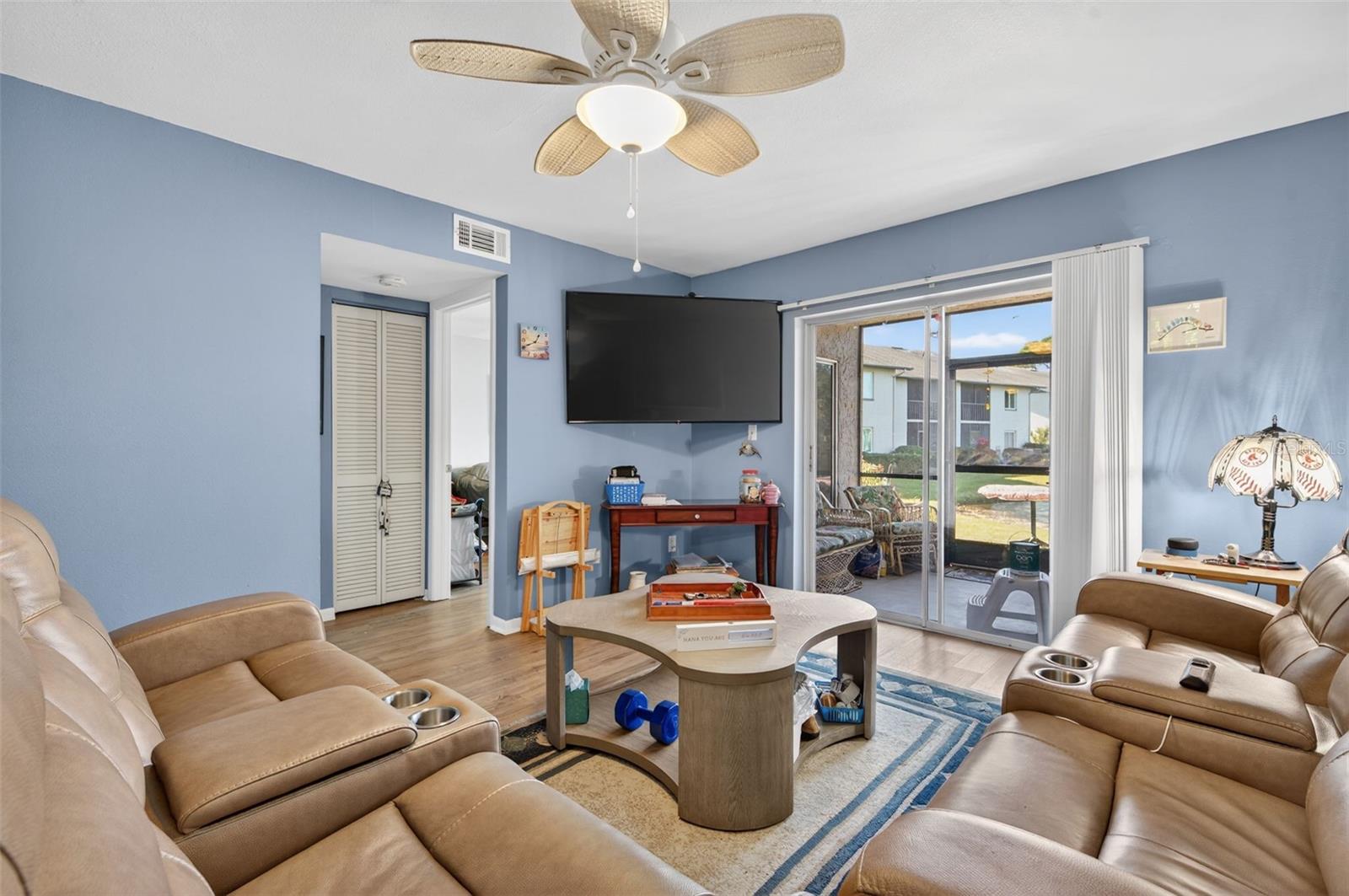 Image 20 of 46 For 11201 122nd Avenue N 143