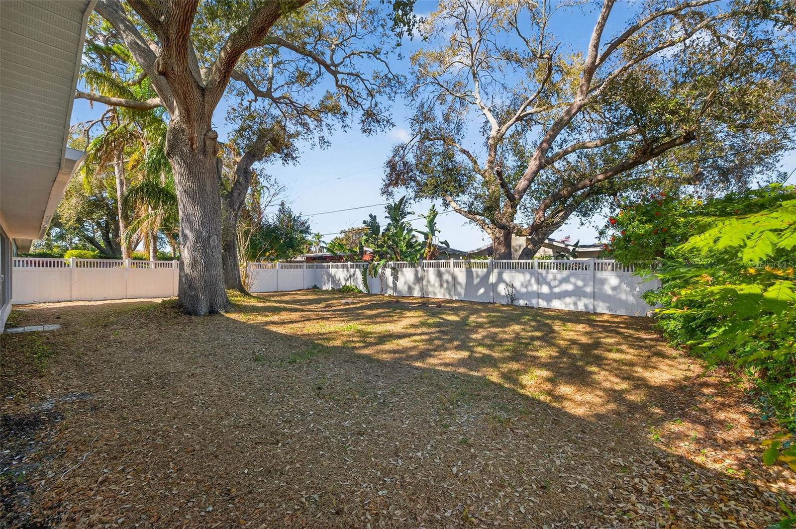 Image 22 of 25 For 1648 Leisure Drive