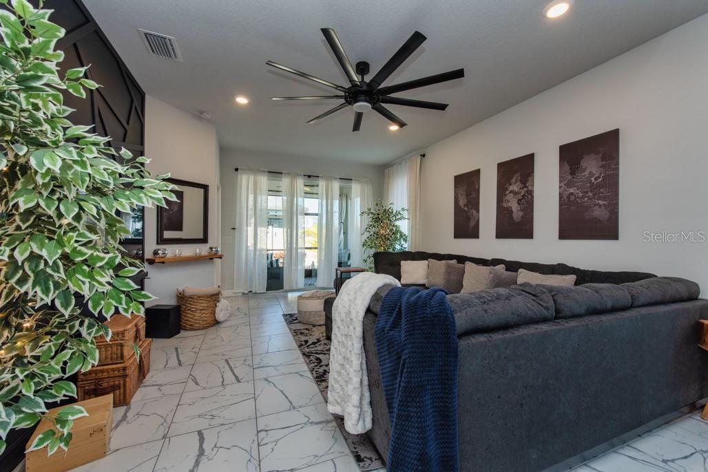 Image 13 of 47 For 1468 River Circle