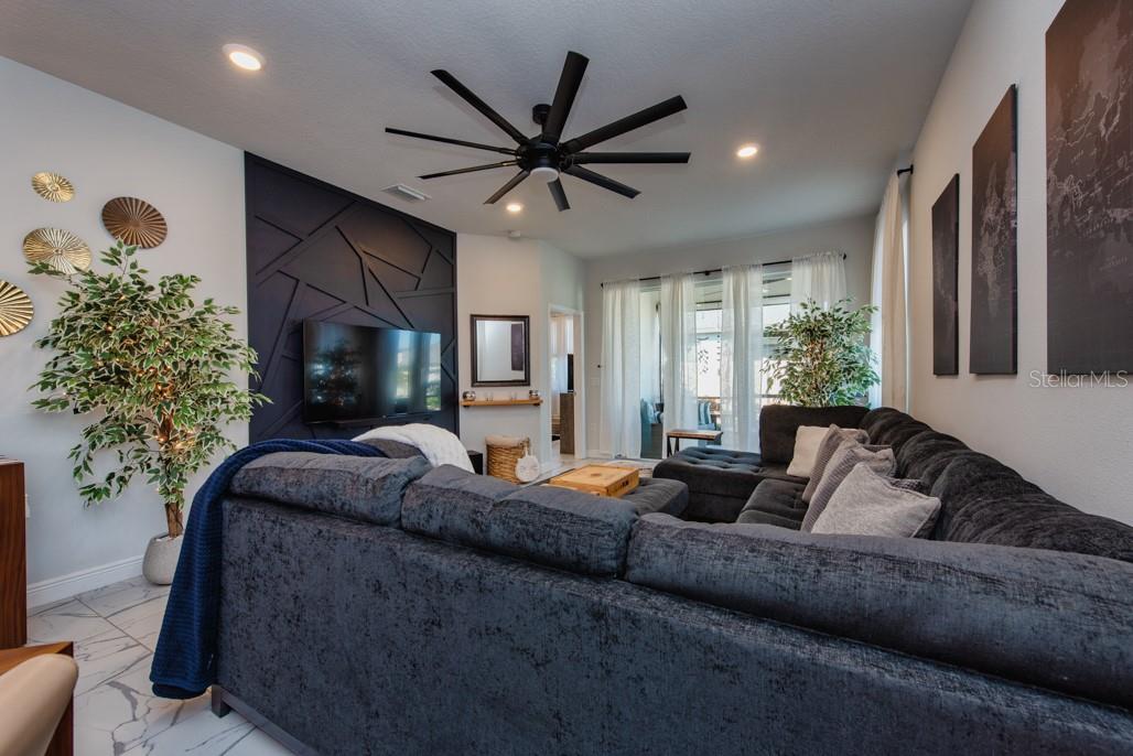 Image 14 of 47 For 1468 River Circle