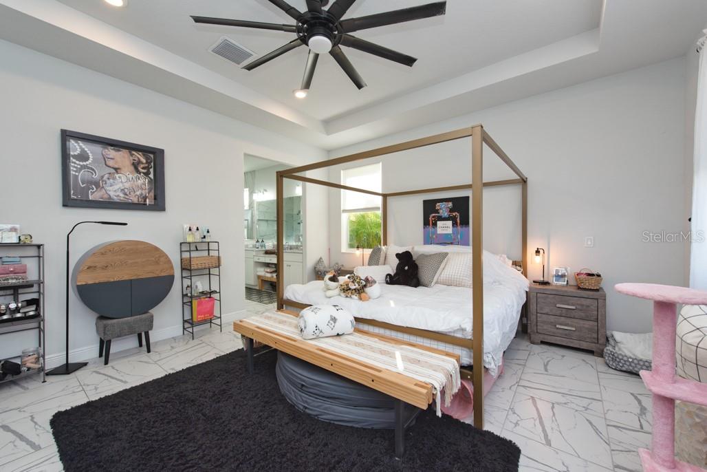 Image 17 of 47 For 1468 River Circle