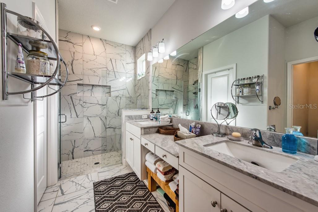 Image 19 of 47 For 1468 River Circle