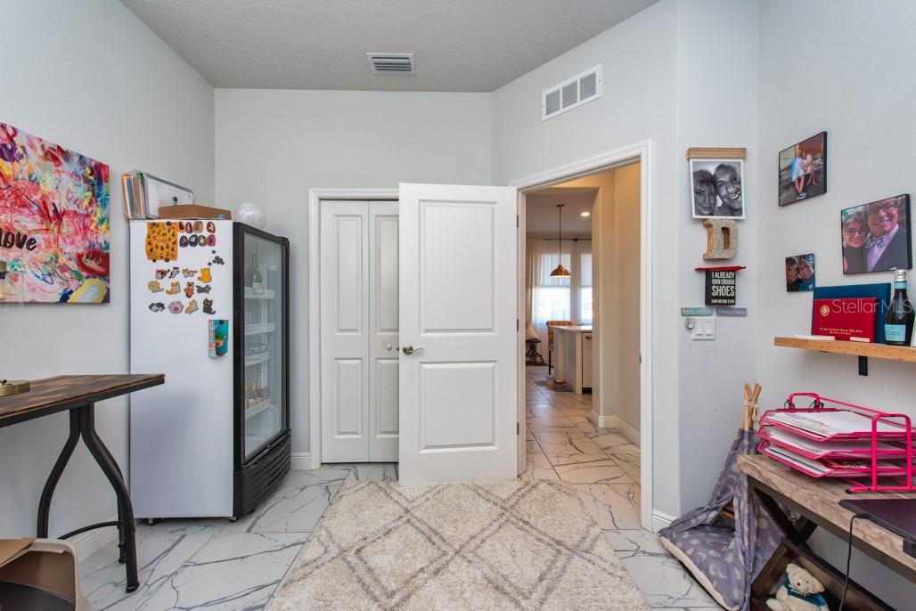 Image 23 of 47 For 1468 River Circle