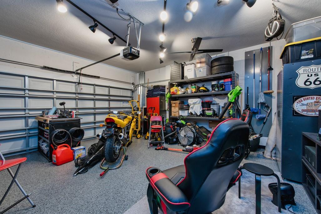 Image 27 of 47 For 1468 River Circle