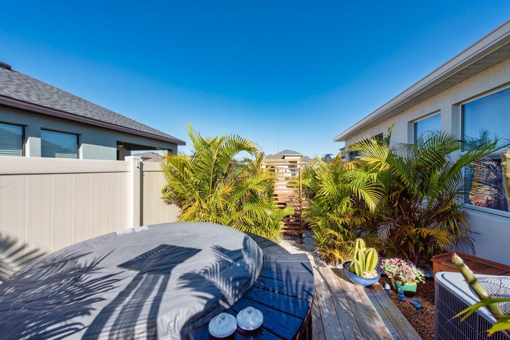 Image 35 of 47 For 1468 River Circle