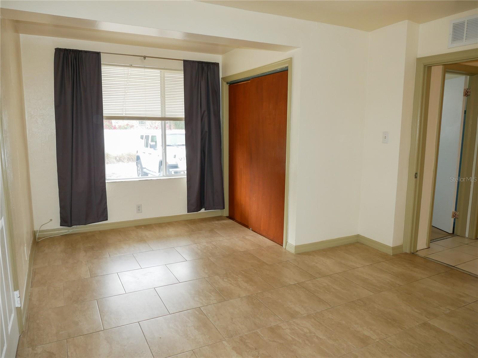 Image 20 of 36 For 1700 49th Street N